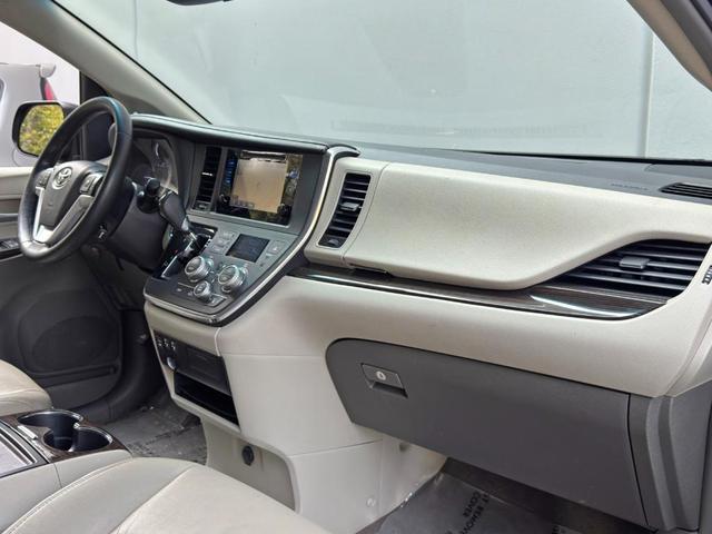 Photo of 2015 Attitude Black Toyota Sienna