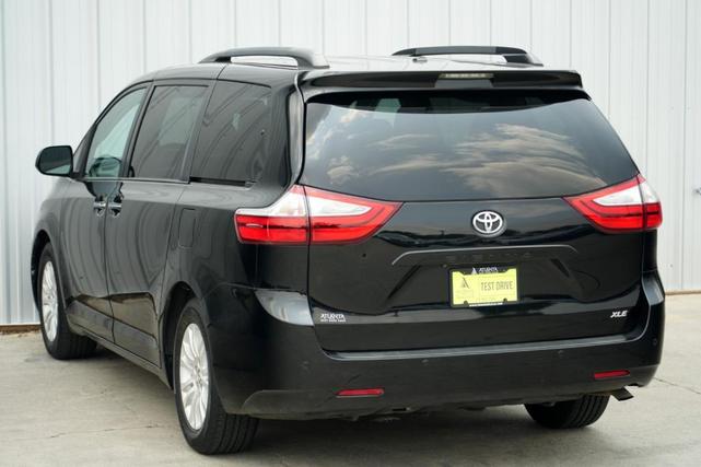 Photo of 2015 Attitude Black Toyota Sienna