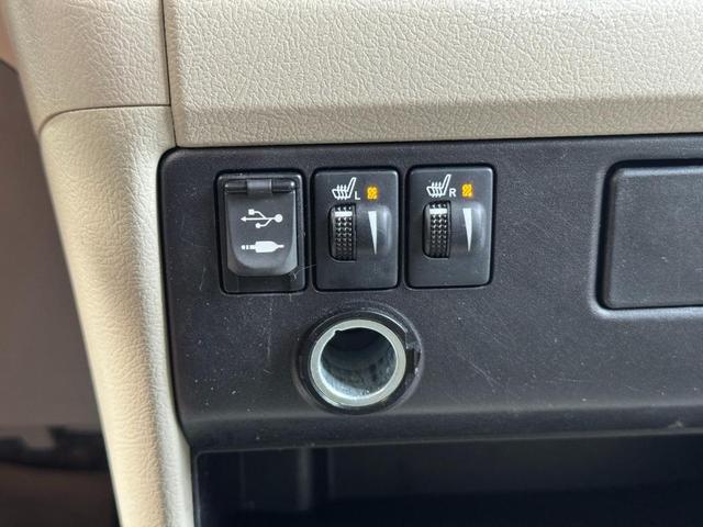 Photo of 2015 Attitude Black Toyota Sienna