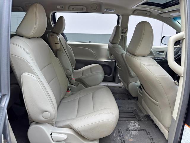 Photo of 2015 Attitude Black Toyota Sienna