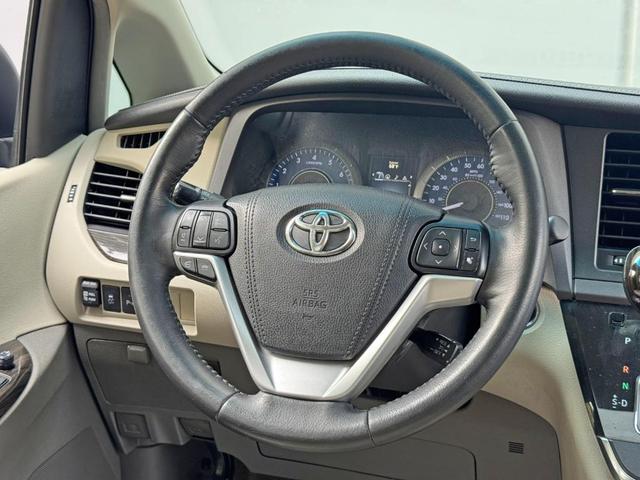 Photo of 2015 Attitude Black Toyota Sienna