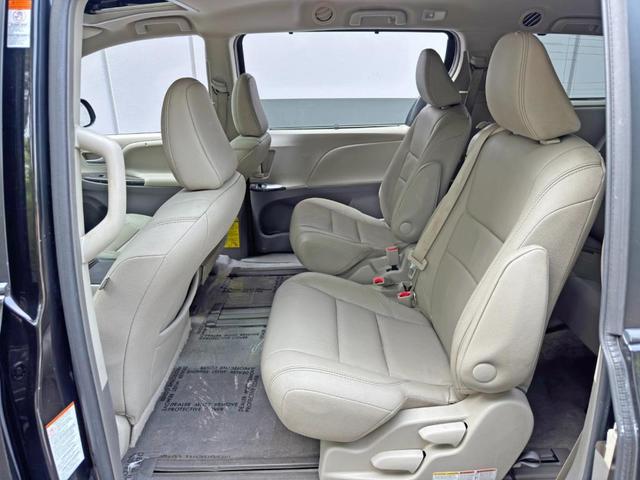 Photo of 2015 Attitude Black Toyota Sienna
