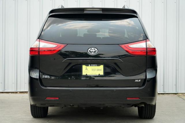 Photo of 2015 Attitude Black Toyota Sienna