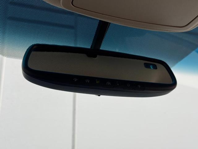 Photo of 2015 Attitude Black Toyota Sienna