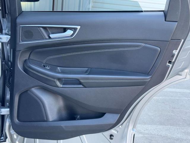 Photo of 2021 Iconic Silver Metallic Ford Edge