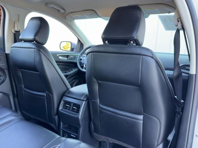 Photo of 2021 Iconic Silver Metallic Ford Edge
