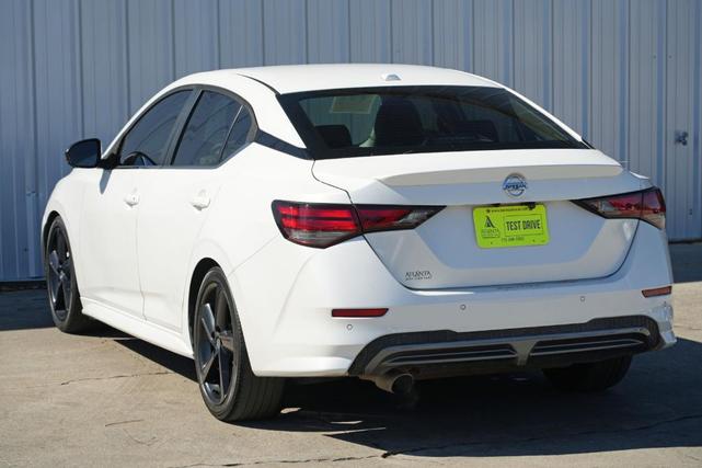 Photo of 2021 Aspen White Nissan Sentra