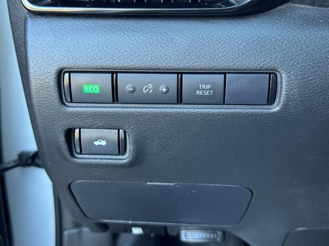 Photo of 2021 Aspen White Nissan Sentra