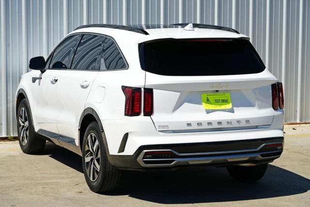 Photo of 2022 Glacial White Pearl Kia Sorento
