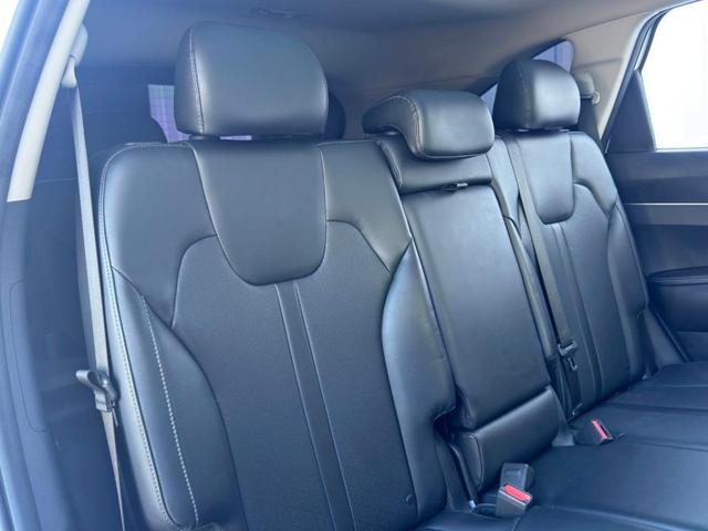 Photo of 2022 Glacial White Pearl Kia Sorento