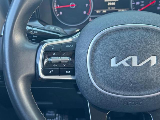 Photo of 2022 Glacial White Pearl Kia Sorento