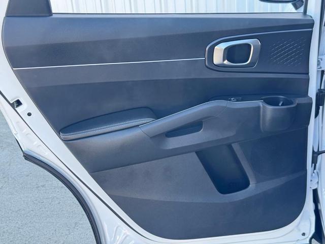 Photo of 2022 Glacial White Pearl Kia Sorento