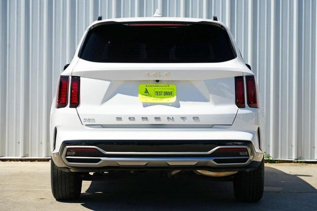 Photo of 2022 Glacial White Pearl Kia Sorento