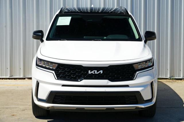 Photo of 2022 Glacial White Pearl Kia Sorento