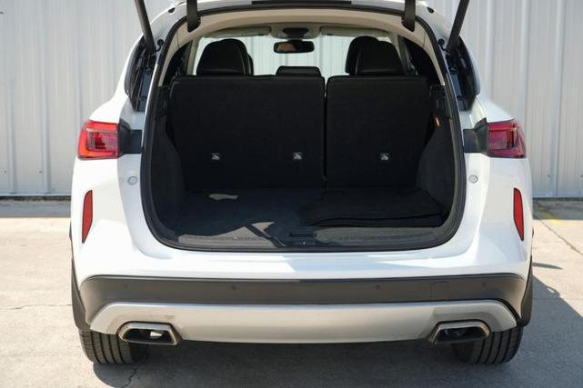 Photo of 2021 Lunar White INFINITI QX50