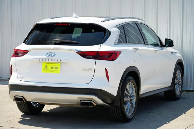 Photo of 2021 Lunar White INFINITI QX50