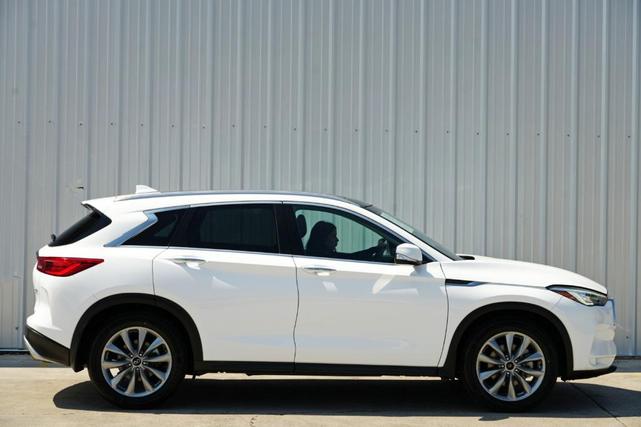 Photo of 2021 Lunar White INFINITI QX50