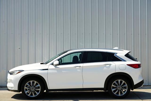 Photo of 2021 Lunar White INFINITI QX50
