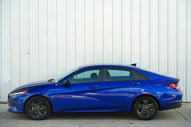 Photo of 2023 Intense Blue Hyundai ELANTRA HEV