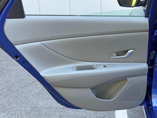 Photo of 2023 Intense Blue Hyundai ELANTRA HEV