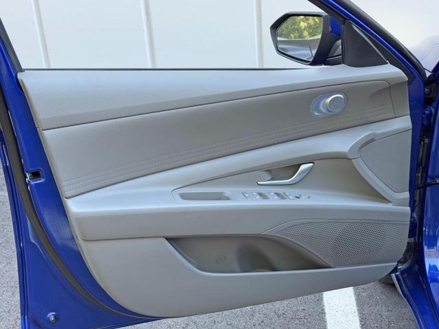 Photo of 2023 Intense Blue Hyundai ELANTRA HEV
