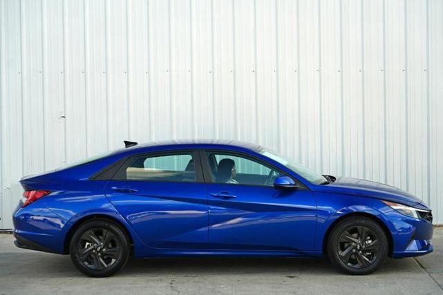 Photo of 2023 Intense Blue Hyundai ELANTRA HEV