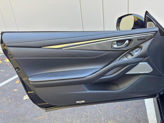 Photo of 2018 Black Obsidian INFINITI Q60
