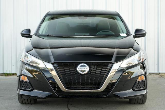 Photo of 2021 Black Nissan Altima