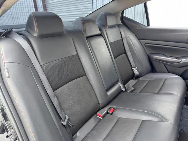 Photo of 2021 Black Nissan Altima