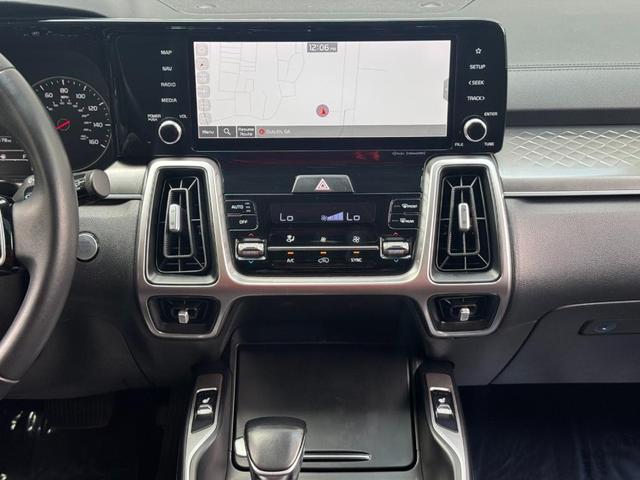 Photo of 2022 Sparkling Silver Kia Sorento