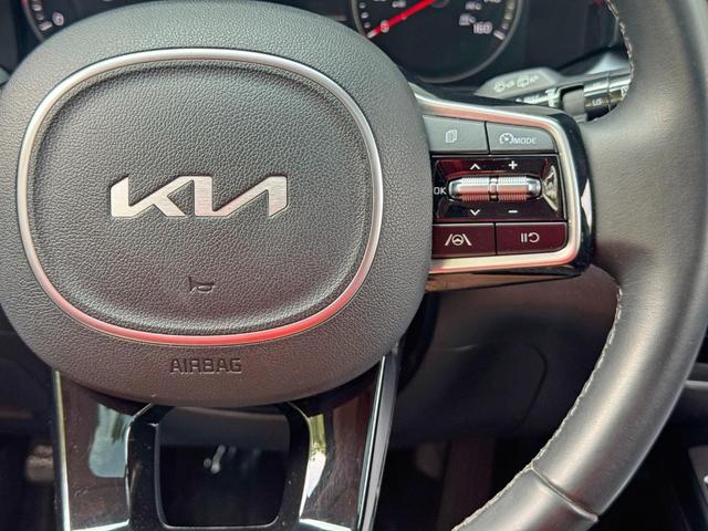Photo of 2022 Sparkling Silver Kia Sorento