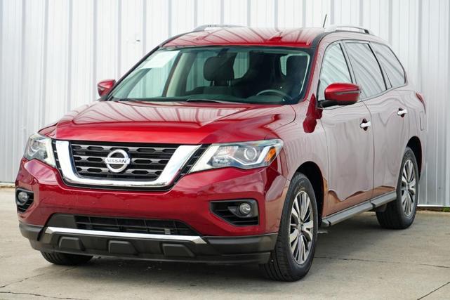 Photo of 2018 Scarlet Ember Nissan Pathfinder