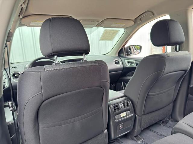 Photo of 2018 Scarlet Ember Nissan Pathfinder