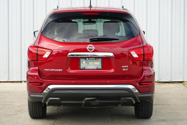 Photo of 2018 Scarlet Ember Nissan Pathfinder