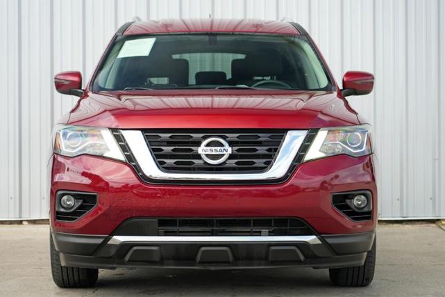Photo of 2018 Scarlet Ember Nissan Pathfinder
