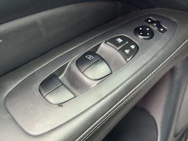 Photo of 2018 Scarlet Ember Nissan Pathfinder
