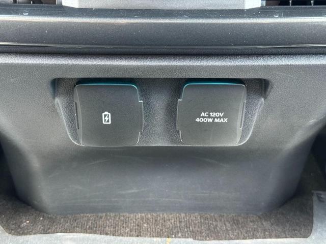 Photo of 2022 Space White Metallic Ford F-150