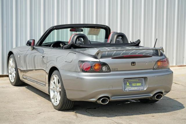 Photo of 2004 Silverstone Metallic Honda S2000