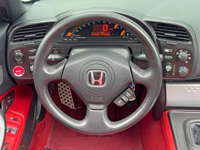 Photo of 2004 Silverstone Metallic Honda S2000