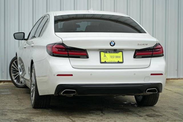 Photo of 2022 Alpine White BMW 530