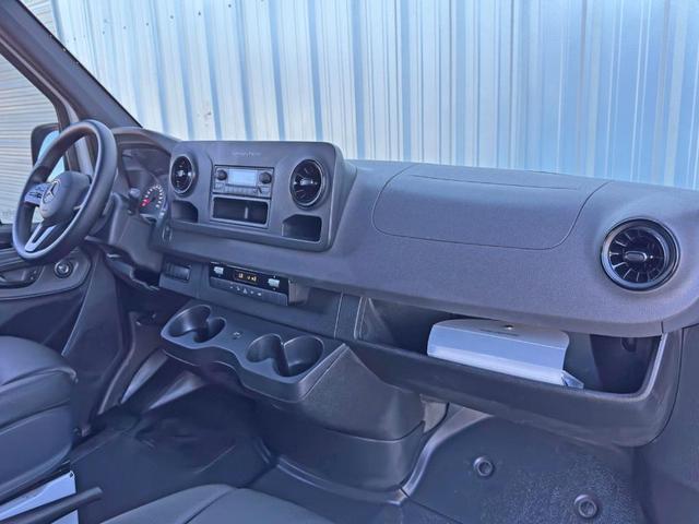 Photo of 2021 Arctic White Mercedes-Benz Sprinter 2500