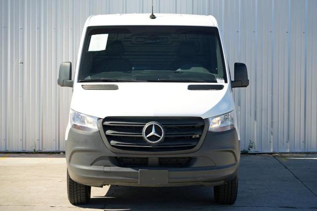 Photo of 2021 Arctic White Mercedes-Benz Sprinter 2500