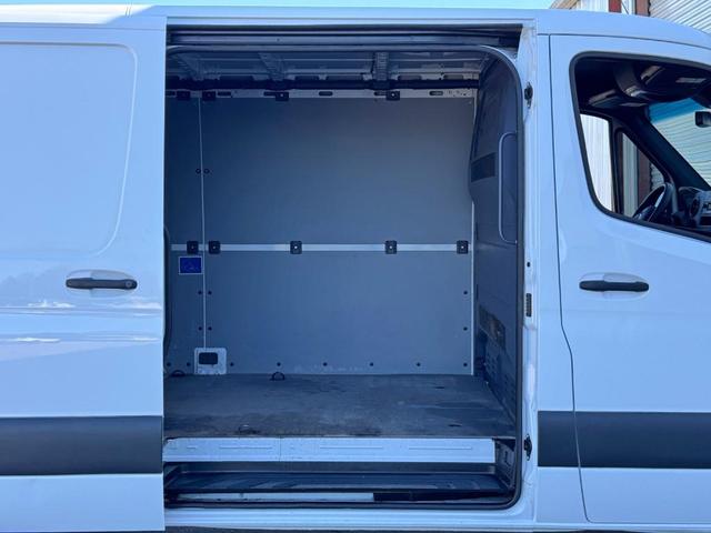 Photo of 2021 Arctic White Mercedes-Benz Sprinter 2500
