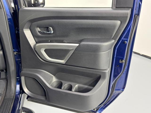 Photo of 2022 Deep Blue Pearl Nissan Titan
