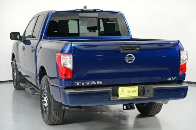 Photo of 2022 Deep Blue Pearl Nissan Titan