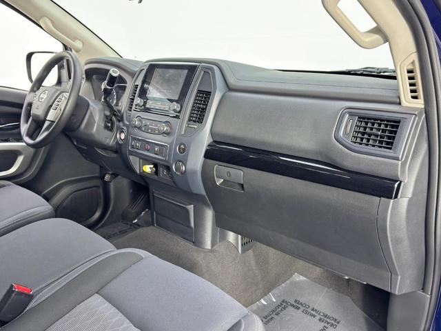 Photo of 2022 Deep Blue Pearl Nissan Titan