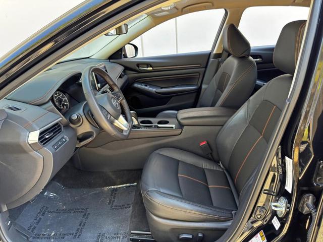 Photo of 2022 Black Nissan Altima