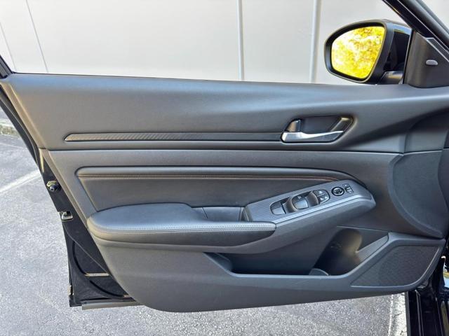 Photo of 2022 Black Nissan Altima