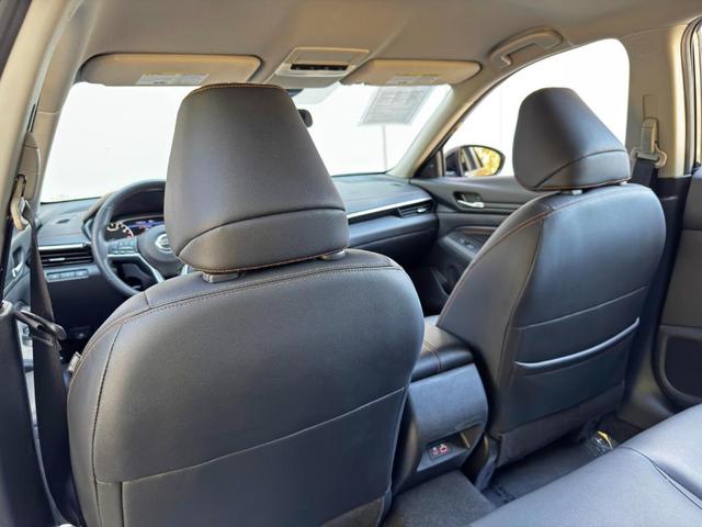 Photo of 2022 Black Nissan Altima