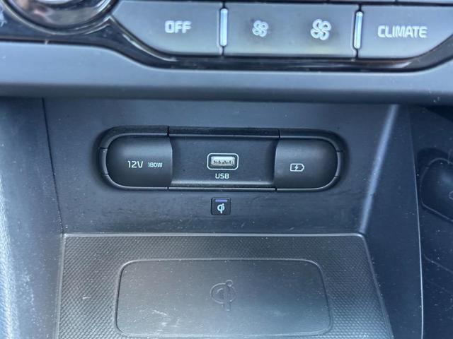 Photo of 2021 Snow White Pearl Kia Niro Plug-In Hybrid
